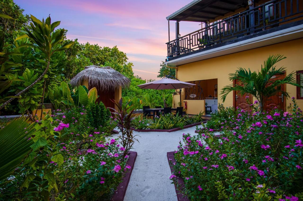 Sea View Villa Ukulhas Exterior photo